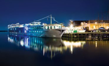 ss antoinette cruise at night