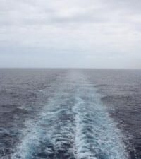 a wake of a boat in the ocean