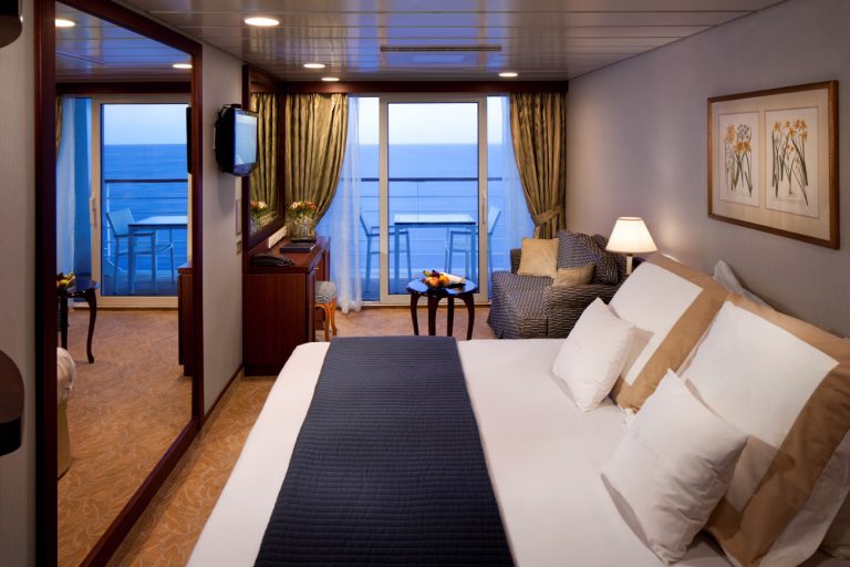 Azamara Journey-Stateroom_Cruise Passenger