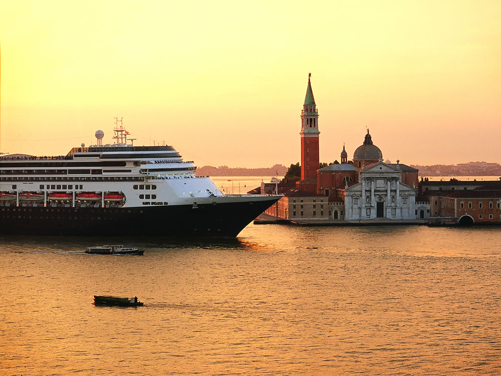 MS Rotterdam in Venice