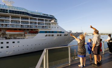 Legend of the Seas welcomed in Brisbane_cruisepassenger