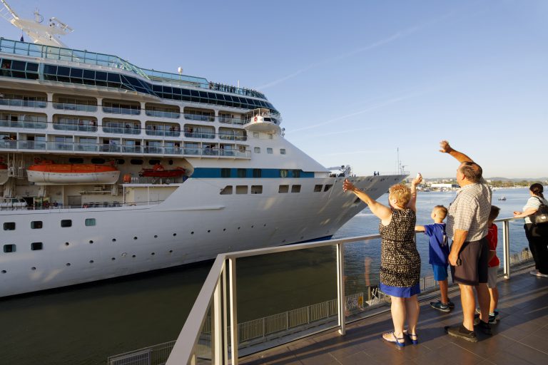 Legend of the Seas welcomed in Brisbane_cruisepassenger