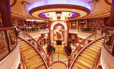 Queen Elizabeth-Grand Lobby-CruisePassenger