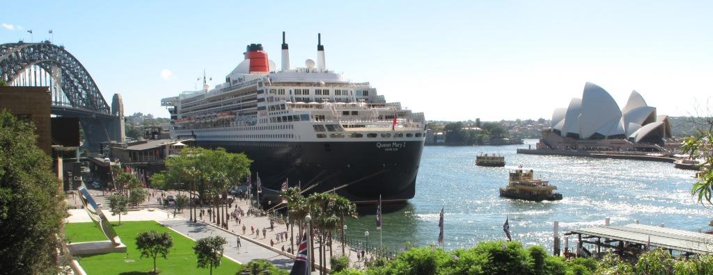 Queen Mary 2 Circular Quay