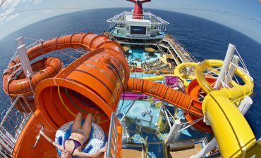 Vista v Harmony - the wildest entertainment at sea