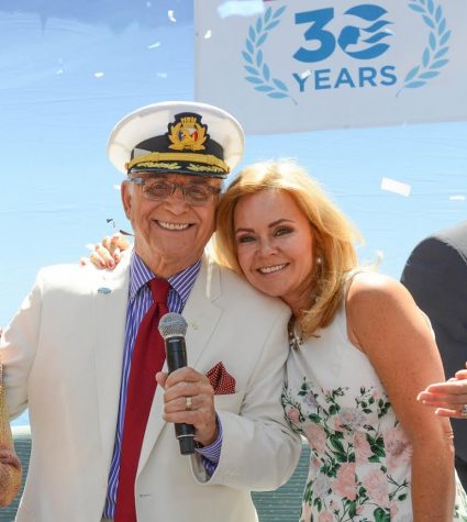 macleod cruises captain stubing whelan jill ambassadeurschap cruisereiziger eert celebrations honoring
