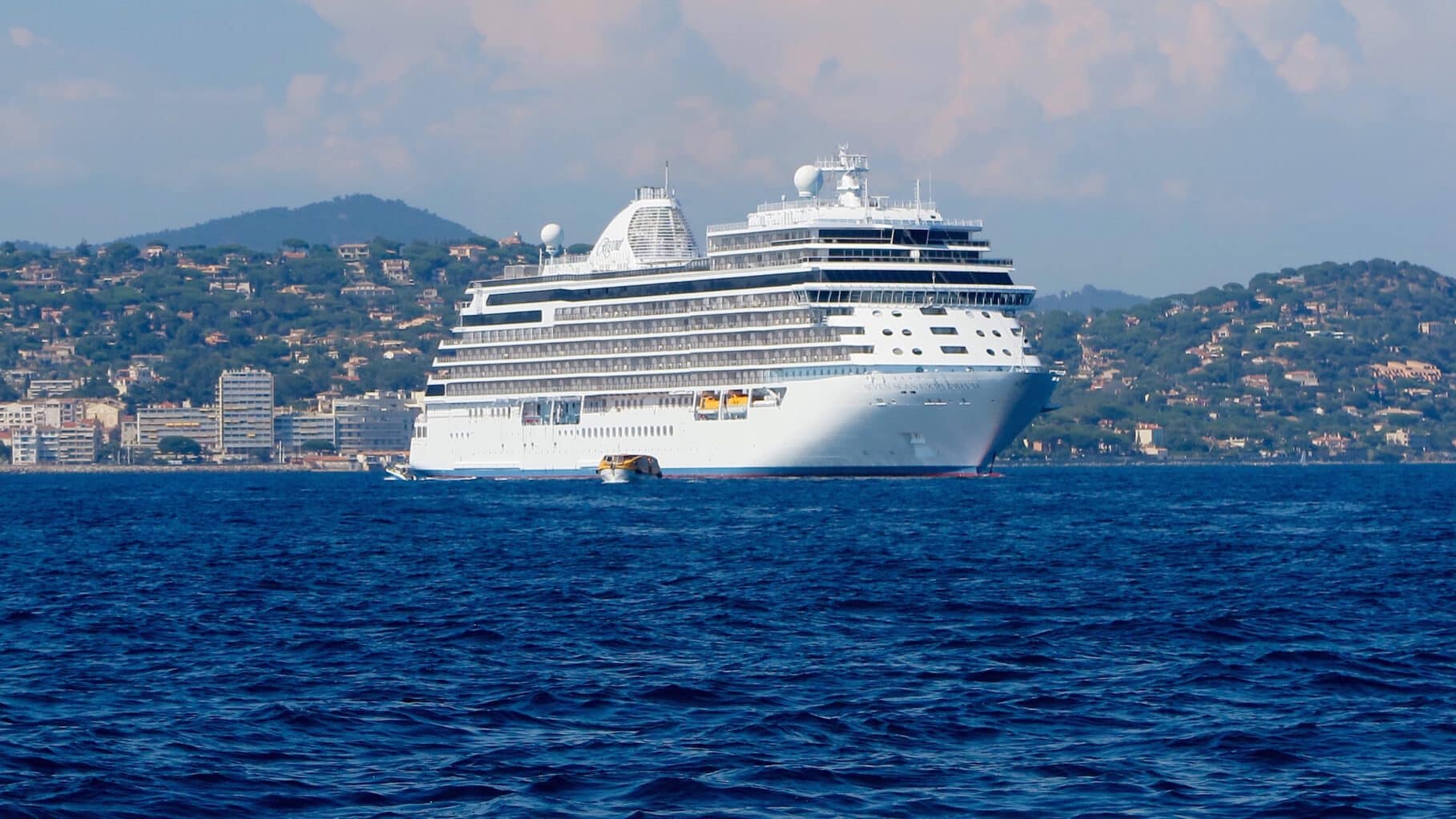 $10,000 a night suite books out aboard luxury ship