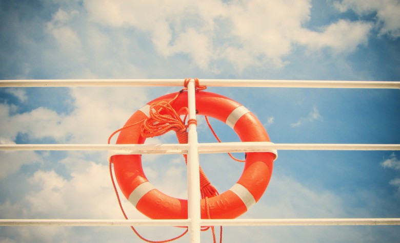 Cruise lifeguard debates flares again