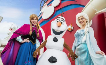 Disney's Frozen to be turned into stage show