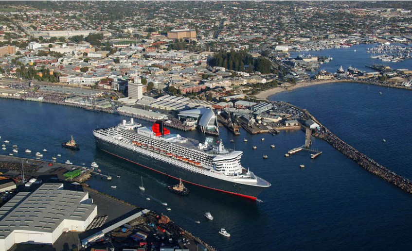 Queen Mary 2  Fremantle.