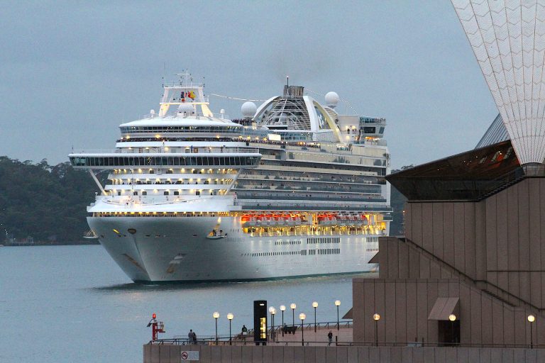 Emerald Princess sets sail from Sydney