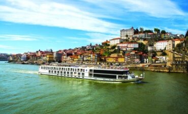 Queen Isabel on the Douro