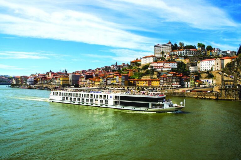 Queen Isabel on the Douro