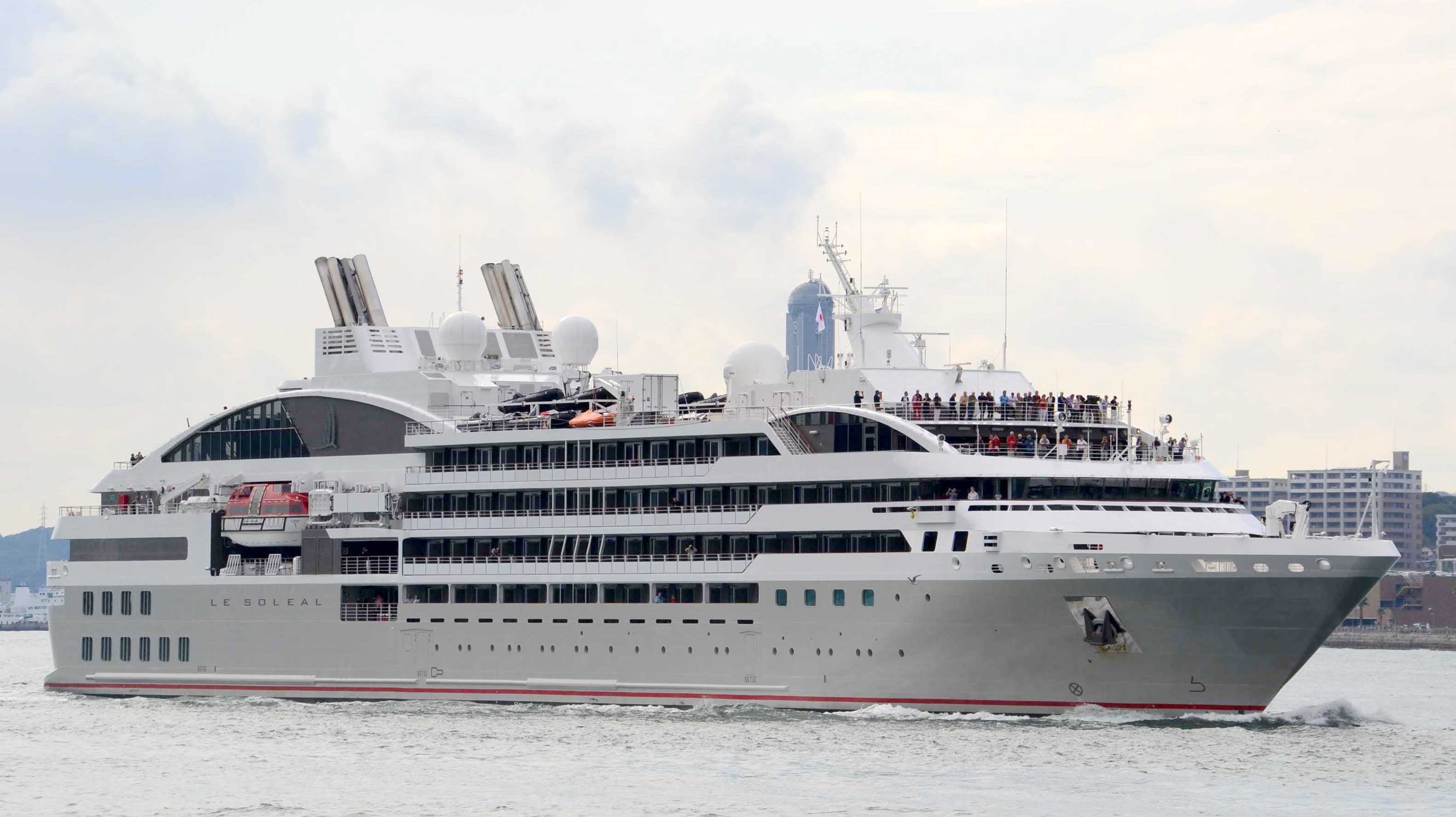 le lyrial cruise ship