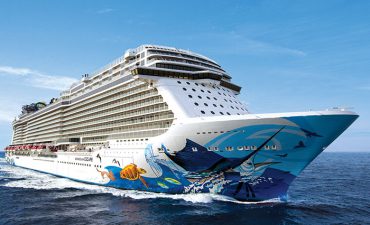 Major cruise lines raise onboard service prices