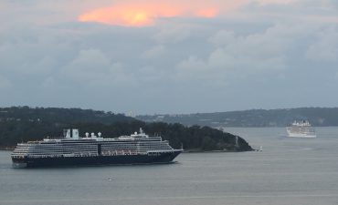 More claim Sydney is missing out on millions because the harbour is full