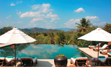 Mountain view pool at Belmond La Residence Phou Vao - hotel in Luang Prabang