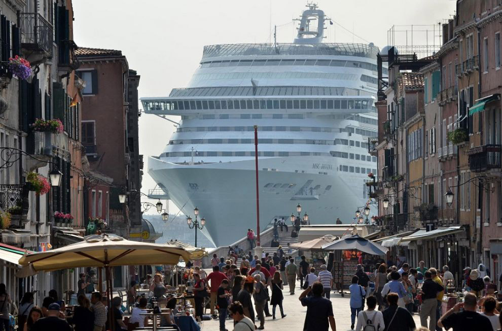 European cities move to ban cruise ships