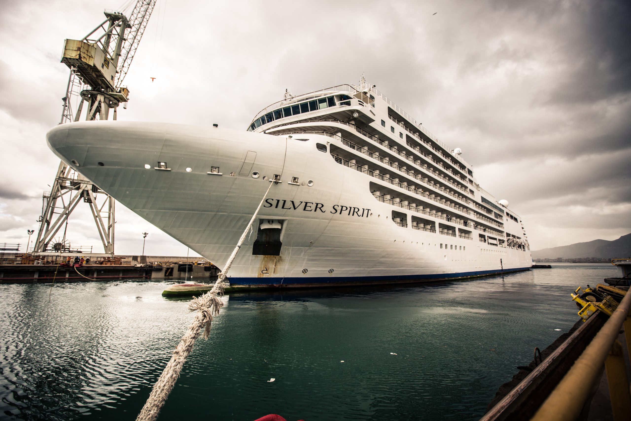 Watch Silversea's amazing lengthening of the Silver Spirit