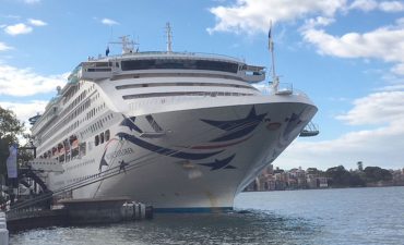 P&O Pacific Explorer in Sydney Harbour