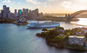 Norwegian Jewel on its way to Sydney for 2018/19