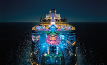 harmony-of-the-seas-at-night