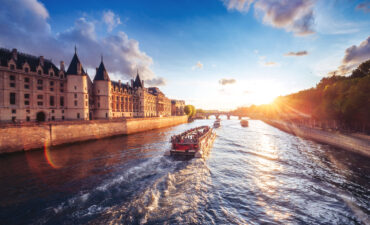 Best month to buy a river cruise