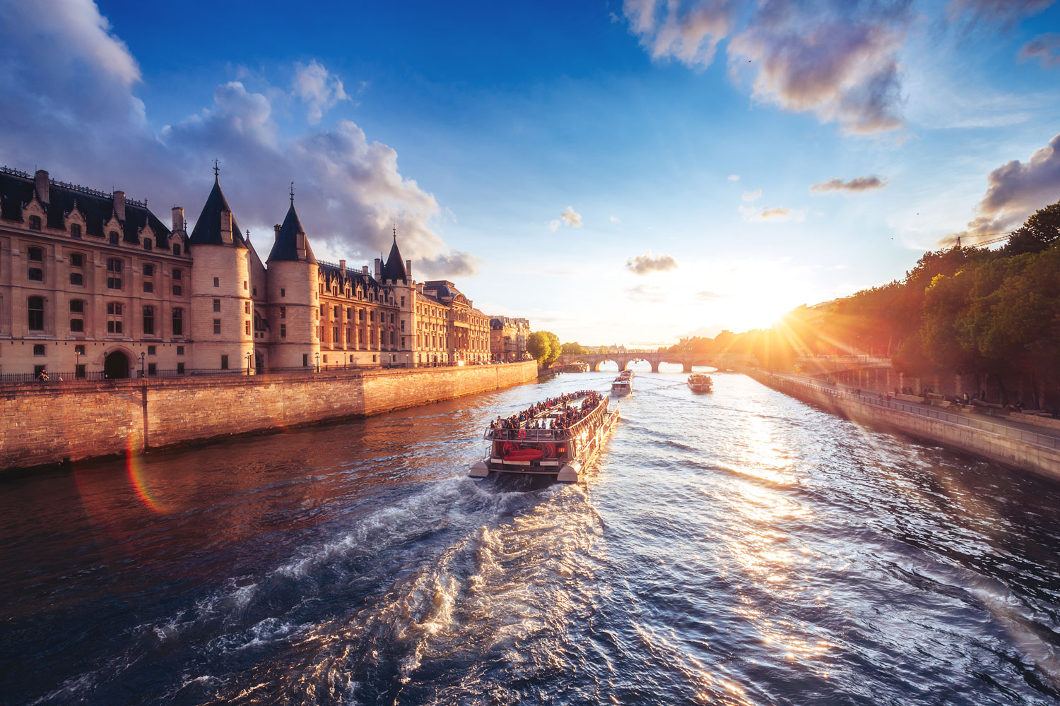 Best month to buy a river cruise