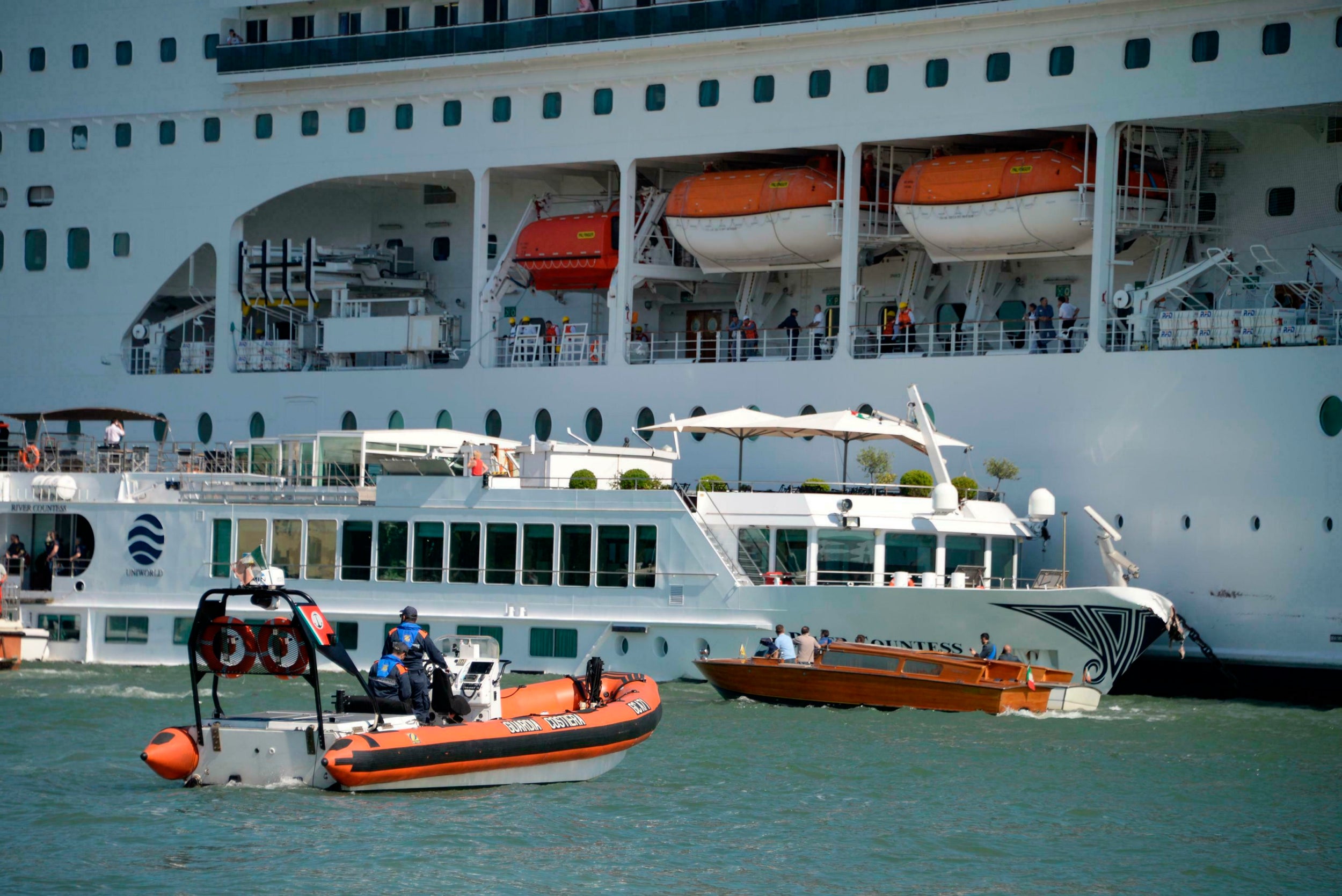 New Zealand couple were injured during River Countess collision