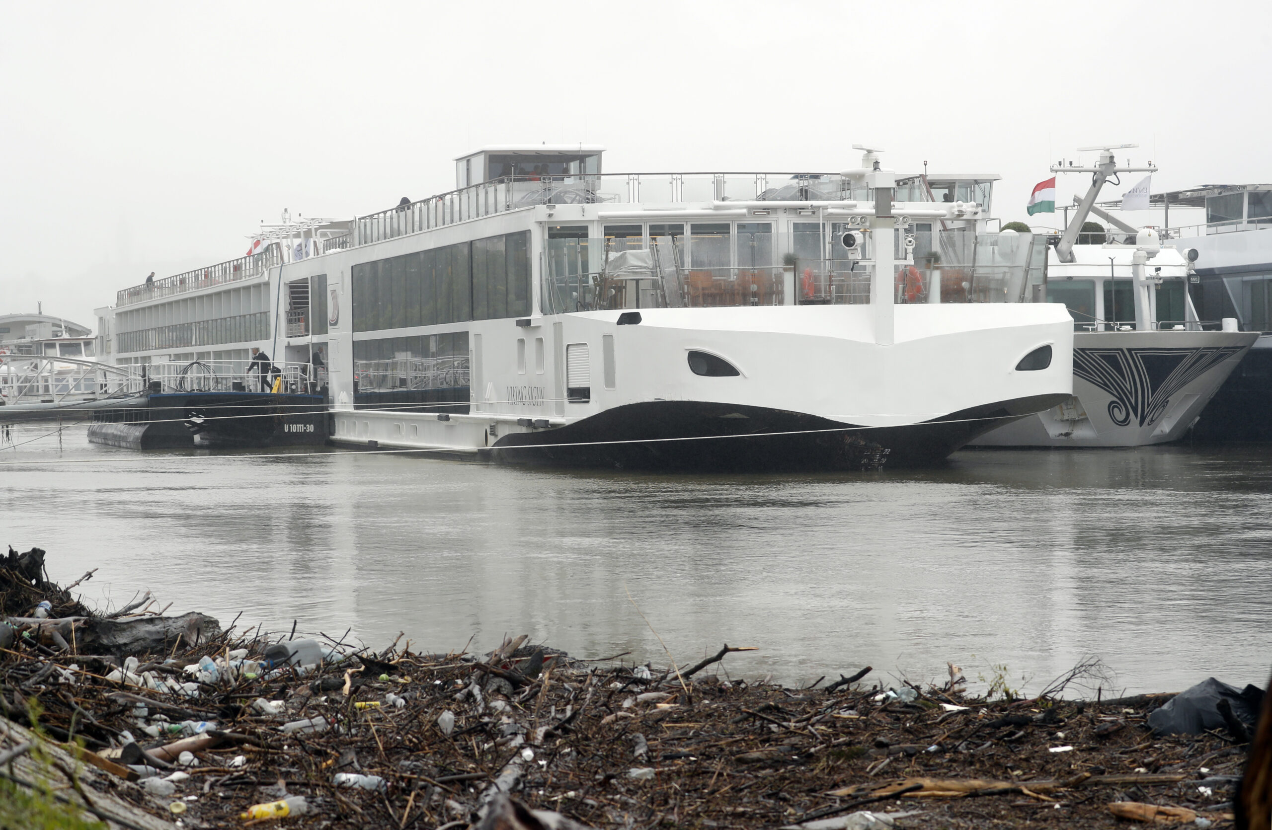 Hungary Capsized Boat
