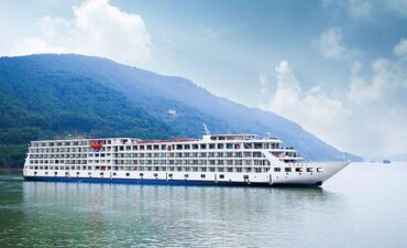 New Yangtze River electric ship