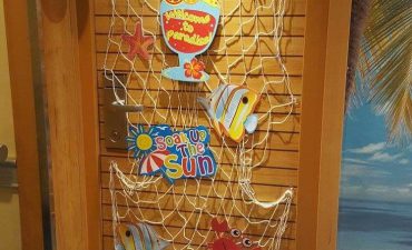 Bech door decoration