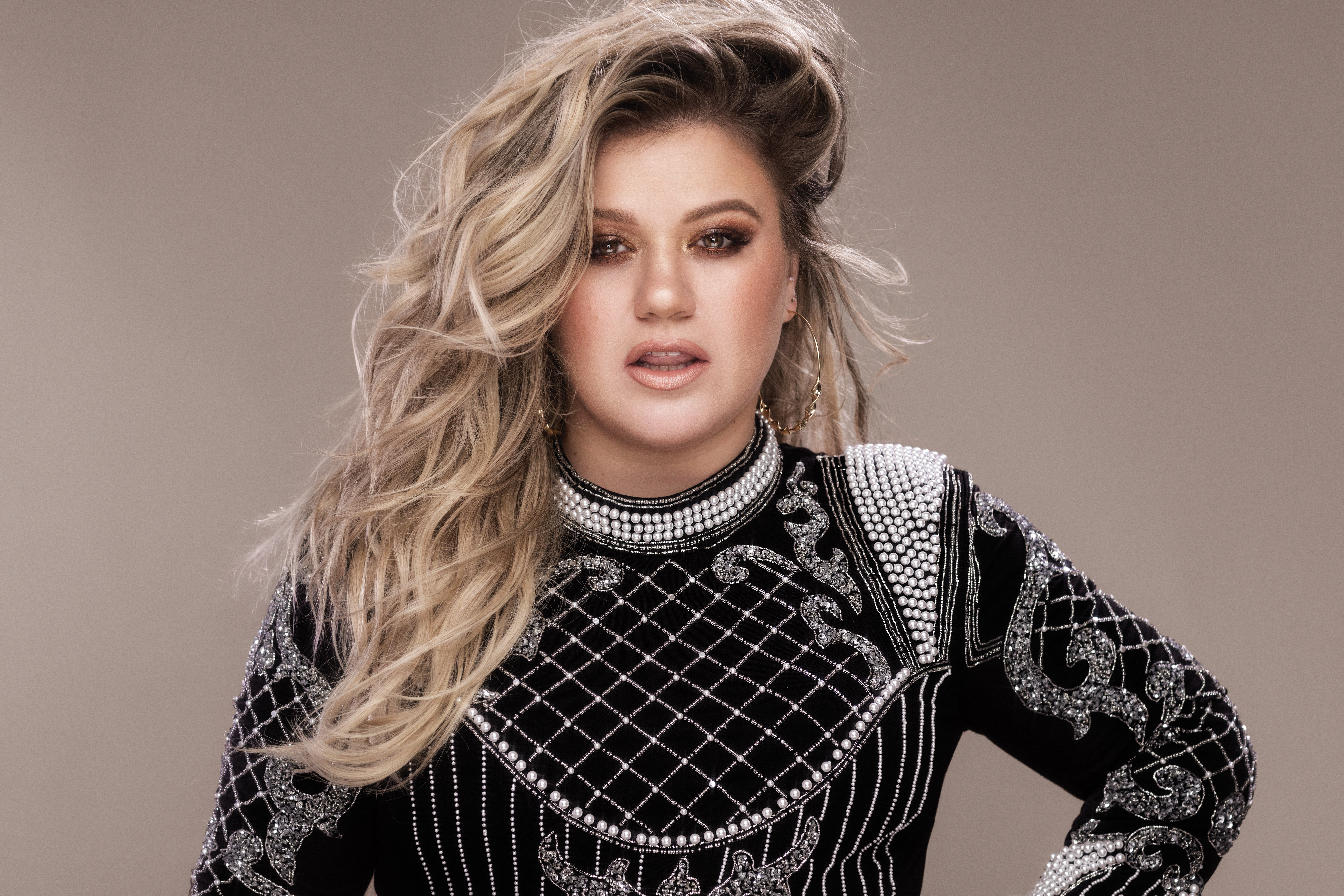Kelly Clarkson named godmother of Norwegian Encore