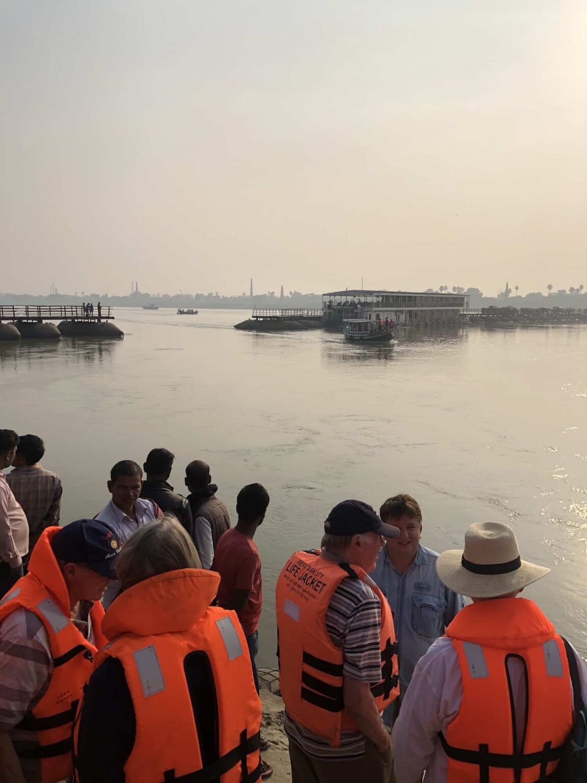 river bank cruise