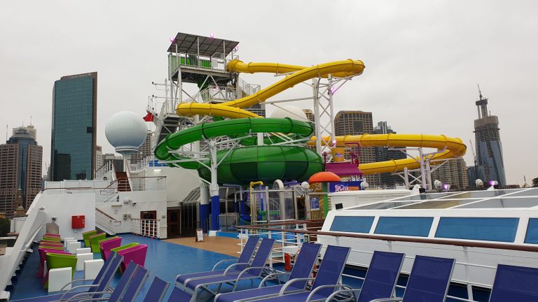 Carnival Splendor - first review of the line's new BIG ship and her waterslides