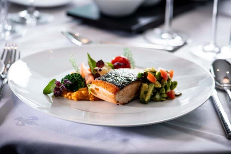 fried salmon with vegetables