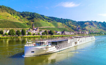 crystal river cruises itinerary