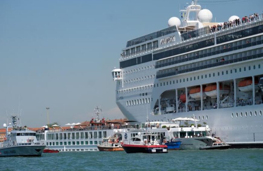 cruise collision in venice