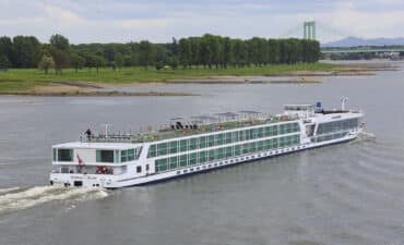 Cruise ship in Scenic River
