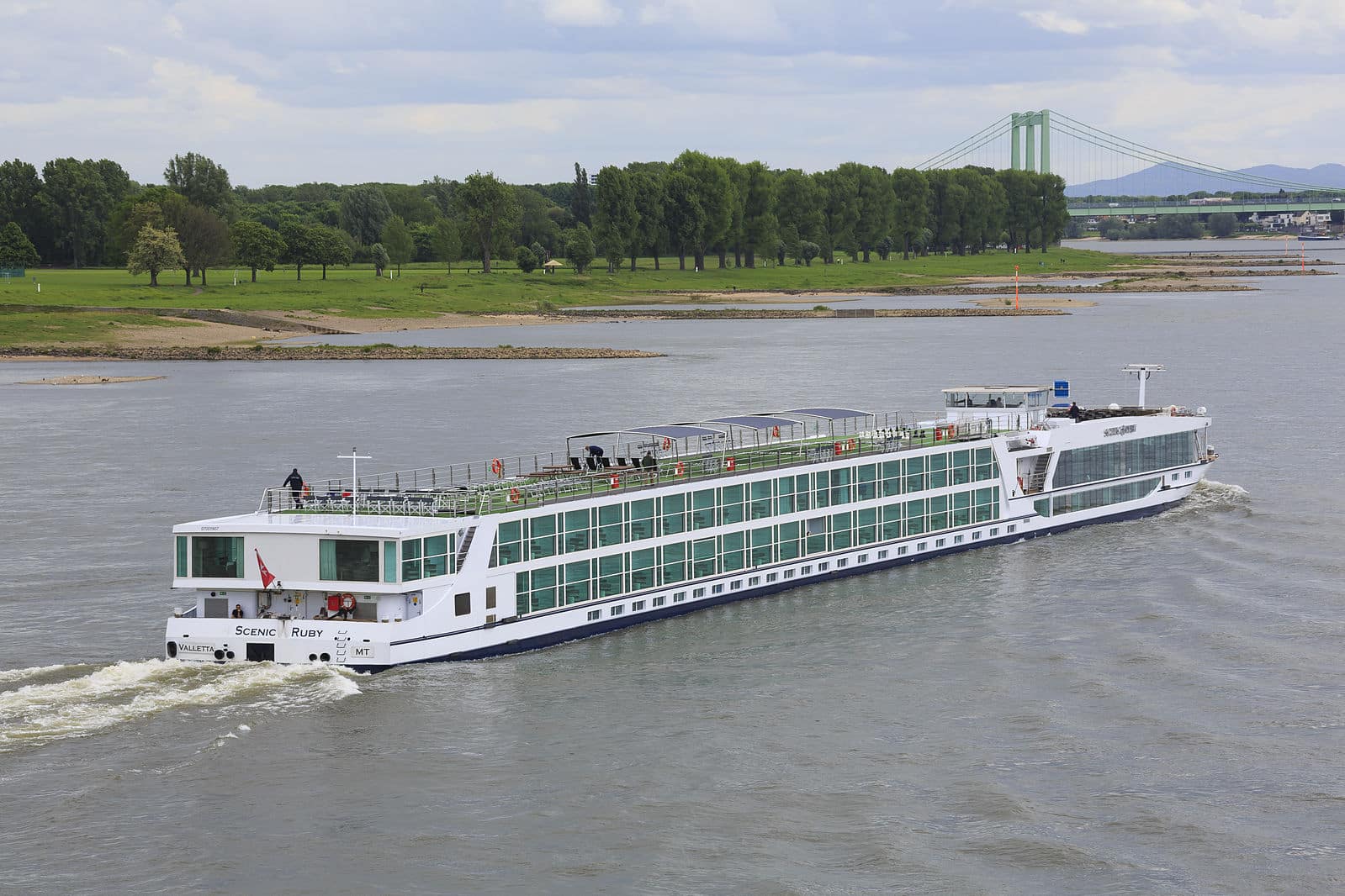 Cruise ship in Scenic River