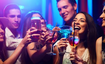 Top 20 ways to score cheap or free drinks on your cruise