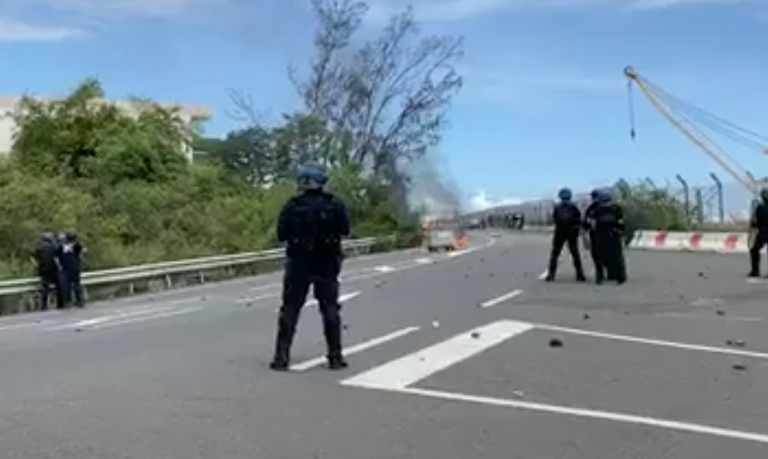 Sun Princess passengers met with violent protesters at Reunion Island