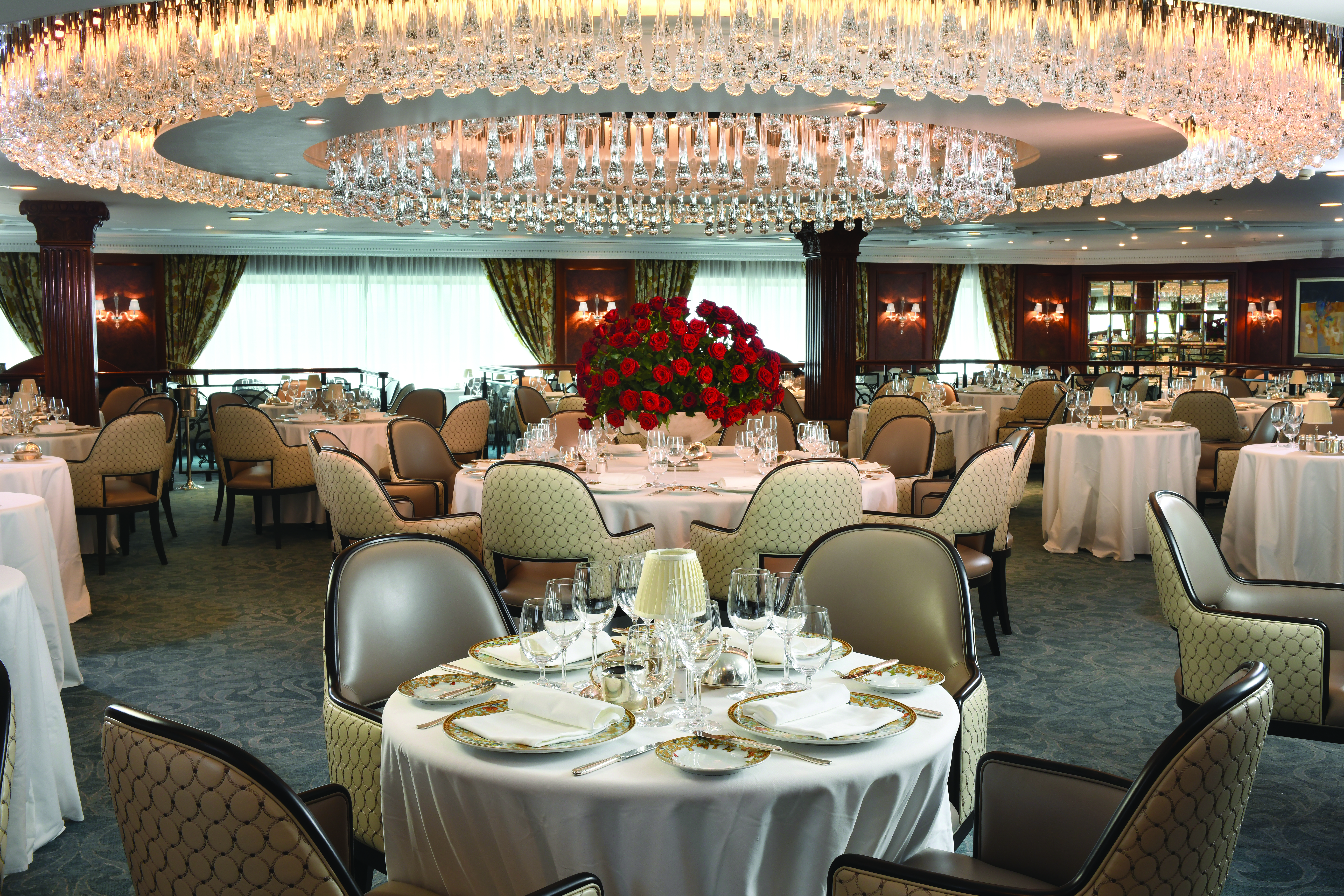 03 INS18 GrandDiningRoom 1