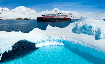 The wonders of Antarctica - Hurtigruten's flight-inclusive itineraries