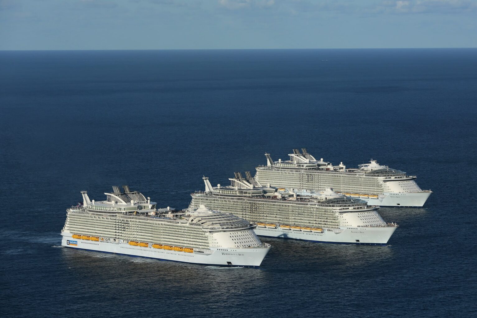 Royal Caribbean extends pause