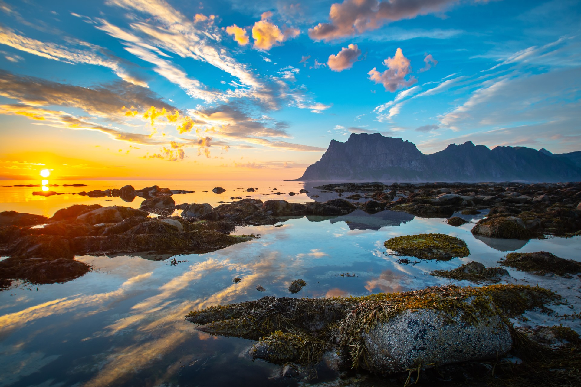 Experience the magic of the midnight sun with Hurtigruten and save