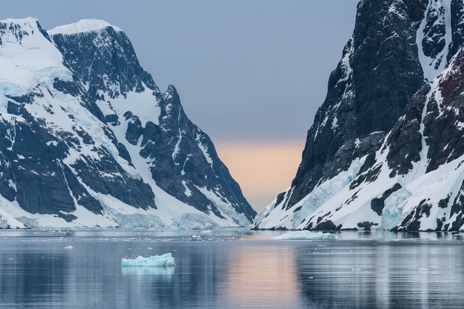 Lemaire Channel Antarctica HGR 144531 1920 Photo Chelsea Claus