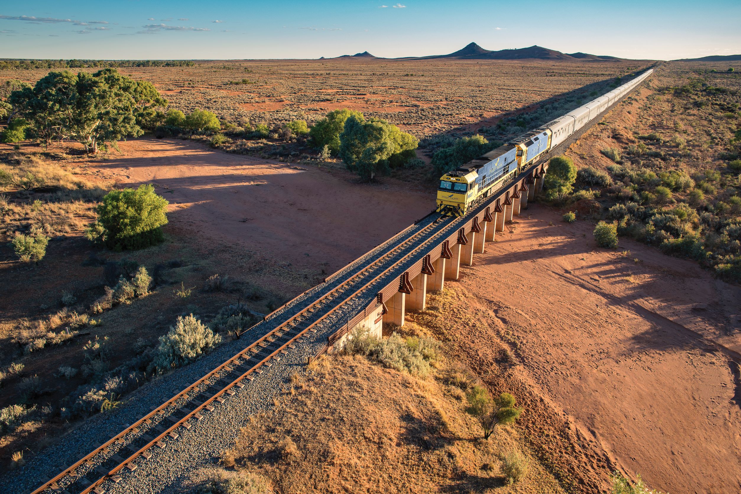 IP 1 AG IP heading east towards Broken Hill.Pinnacles mountains in background DSC6443 HR 4mp