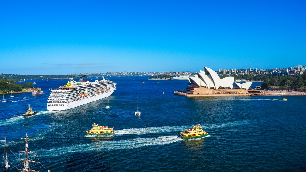 Australia's cruise return a race against time to salvage the last of the 2021/22 wave season