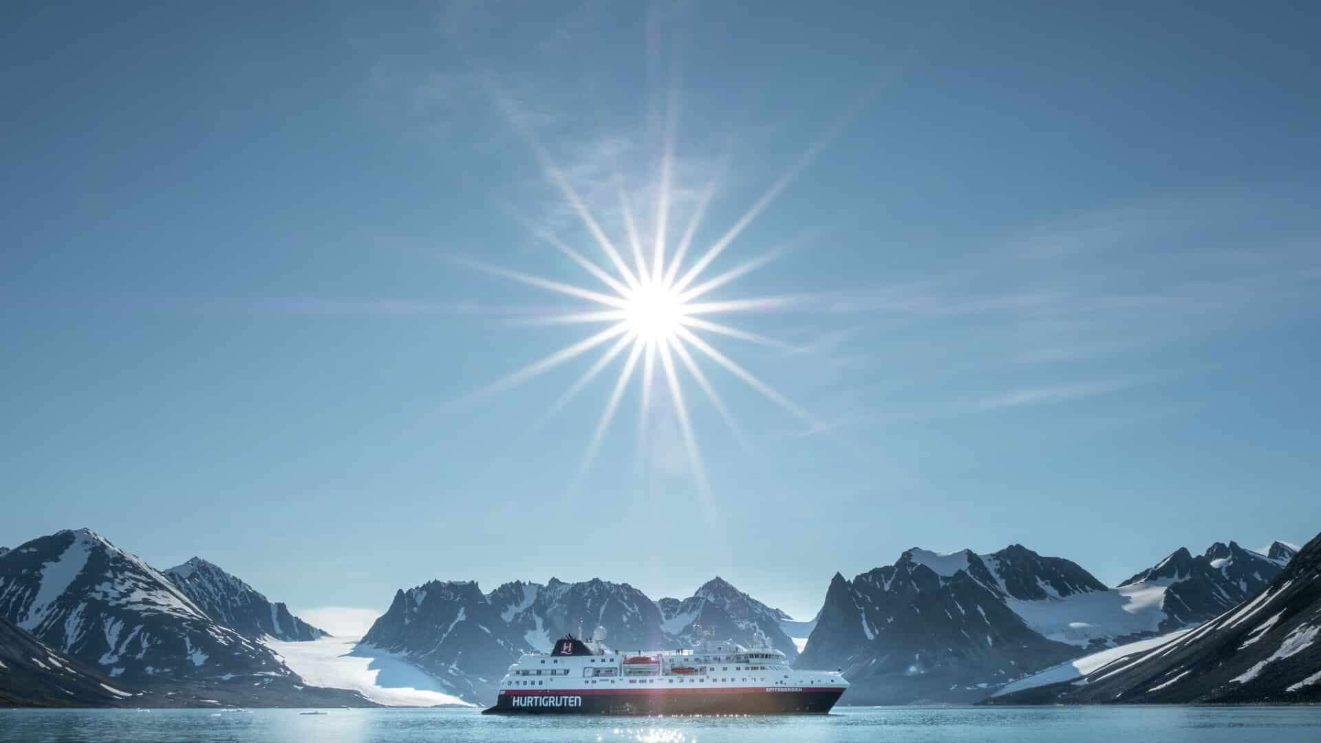 MS Spitsbergen Magdalenefjord Svalbard HGR 123995 1920 Photo Stefan Dall 1
